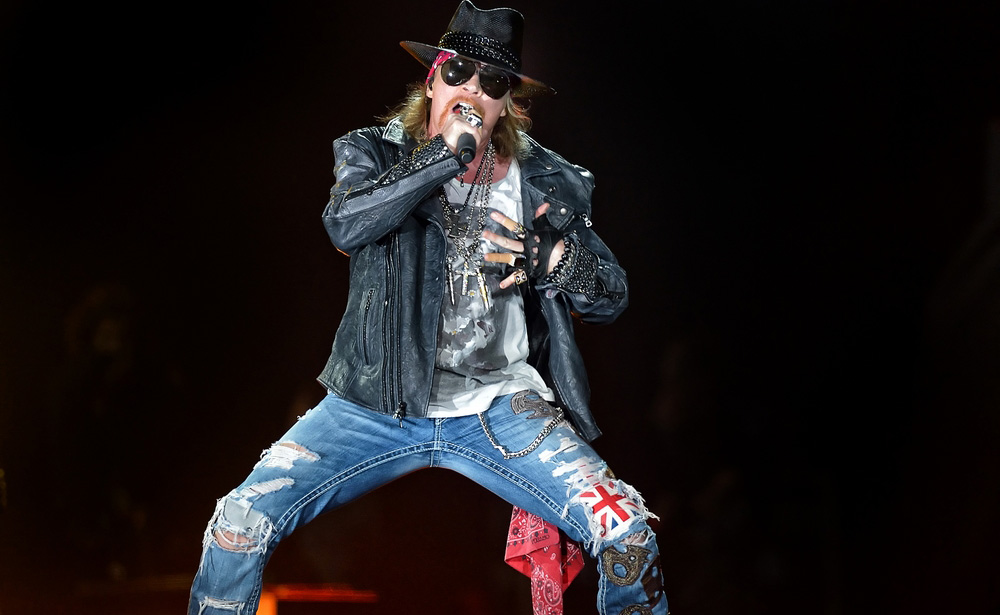 Guns-N-Roses---Live-2012---03